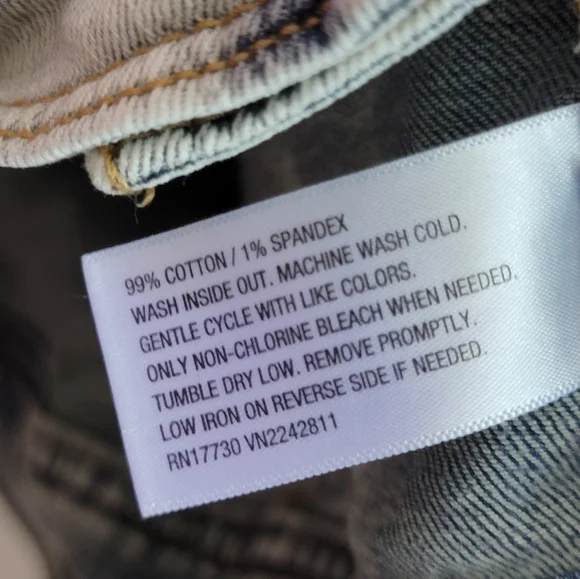 Studded Slightly Cropped Jean Jacket By Xhilaration Size Large - Picture 5 of 8